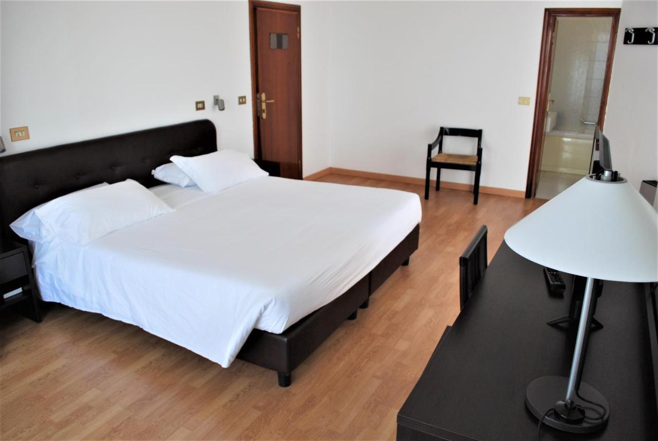 Park Hotel Mar Grande تارانتو المظهر الخارجي الصورة