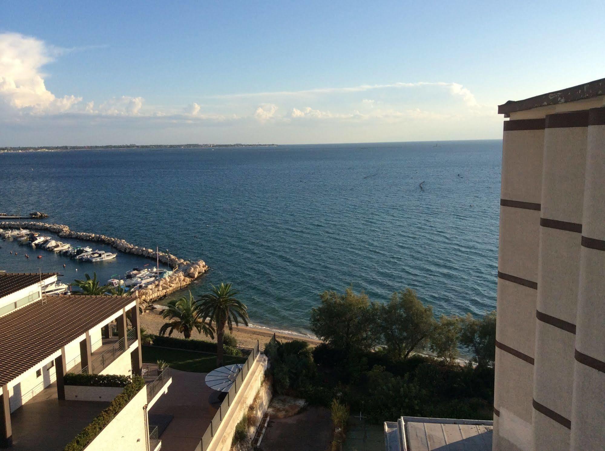 Park Hotel Mar Grande تارانتو المظهر الخارجي الصورة