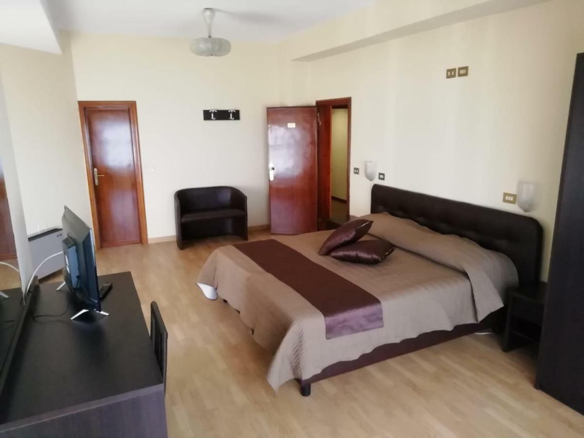 Park Hotel Mar Grande تارانتو المظهر الخارجي الصورة